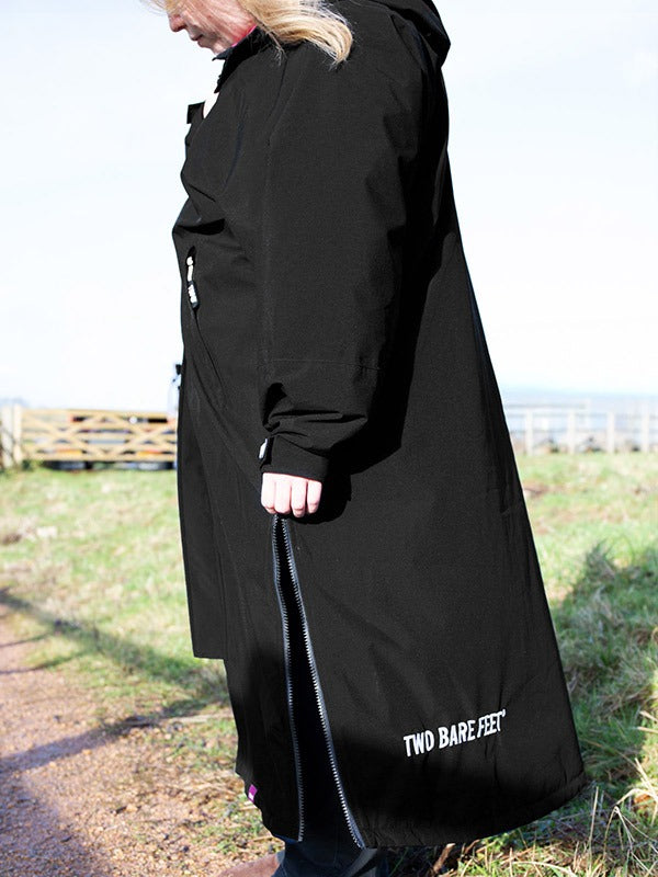 Two Bare Feet Waterproof Lightweight Riding Robe (Black/Raspberry)