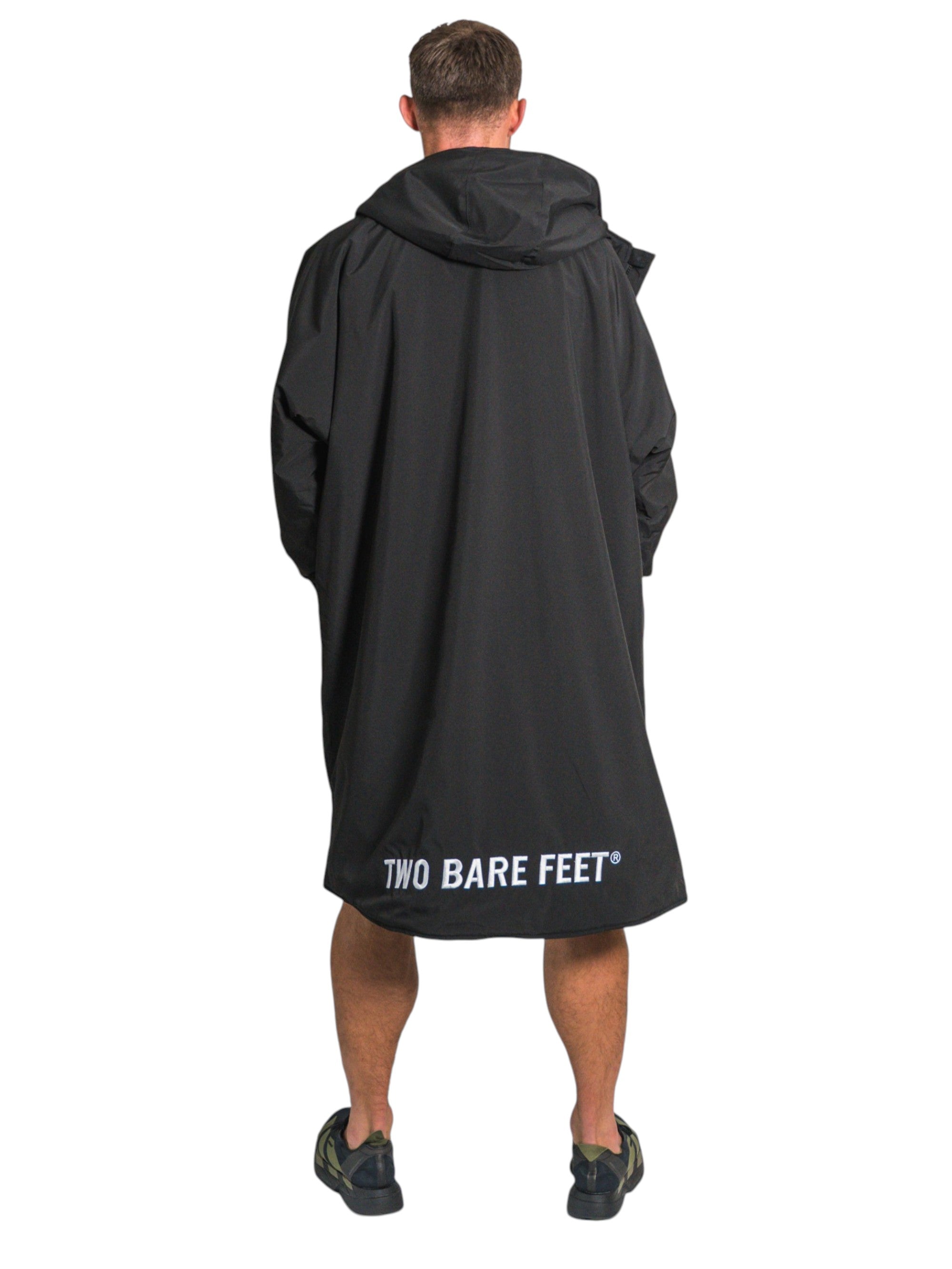 Core Waterproof Changing Robe (Black/Charcoal)