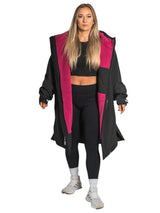 Core Waterproof Changing Robe (Black/Raspberry)