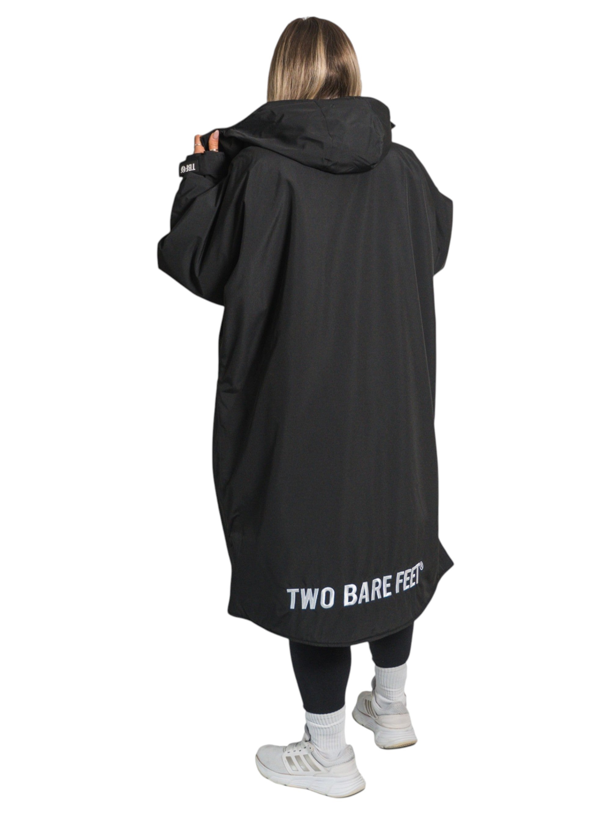 Core Waterproof Changing Robe (Black/Raspberry)