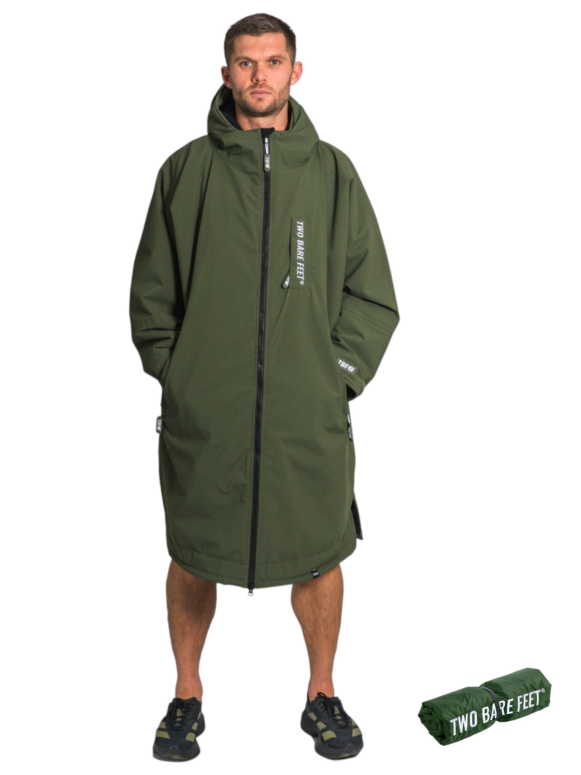Two Bare Feet Weatherproof Changing Robe with Changing Mat (Forest/Black)