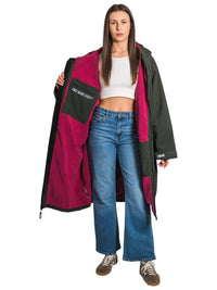 Two Bare Feet Weatherproof Changing Robe with Changing Mat (Khaki/Raspberry)