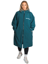 Core Waterproof Changing Robe (Sea Green/Raspberry)