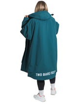 Core Waterproof Changing Robe (Sea Green/Raspberry)