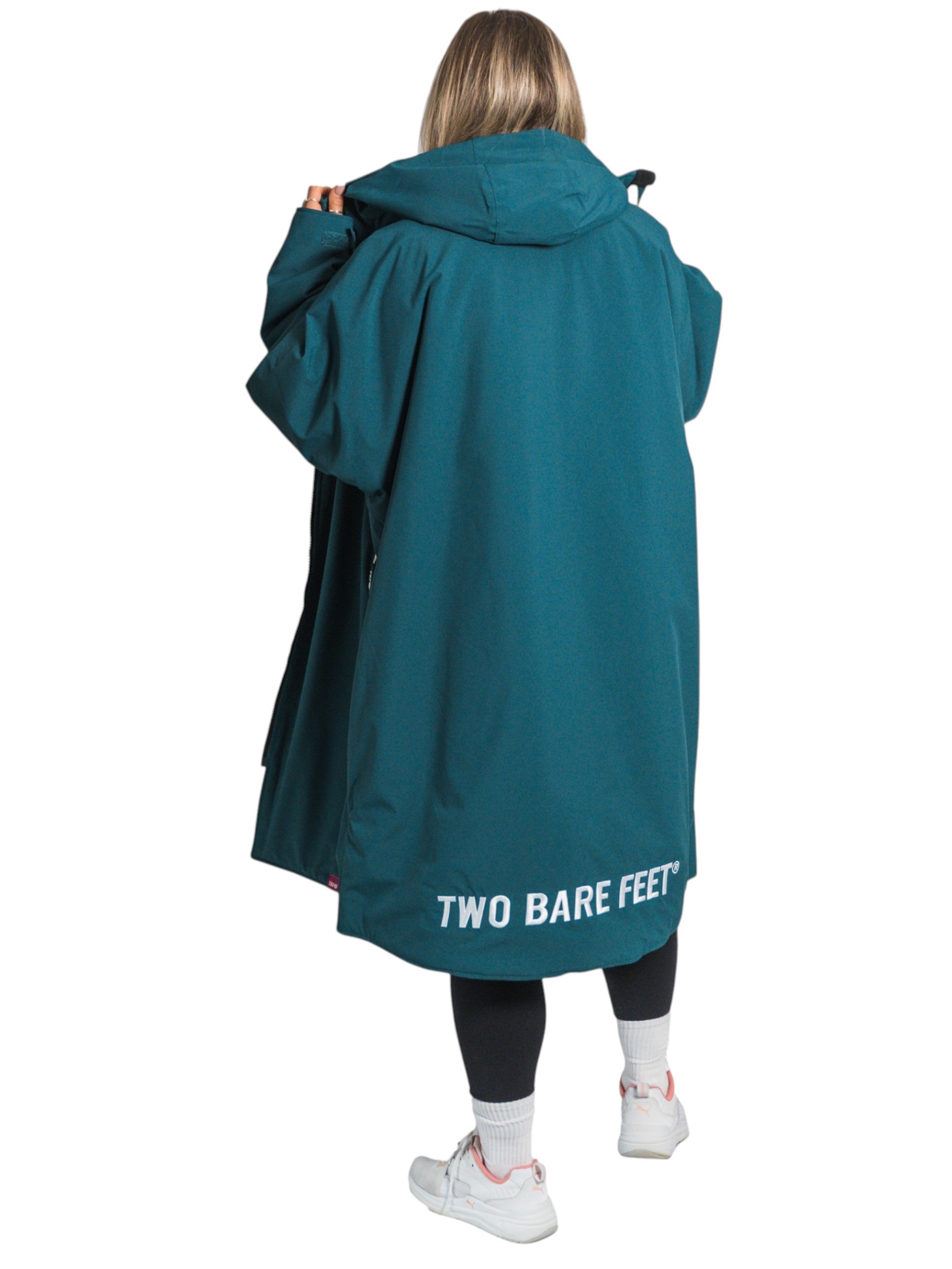 Core Waterproof Changing Robe (Sea Green/Raspberry)