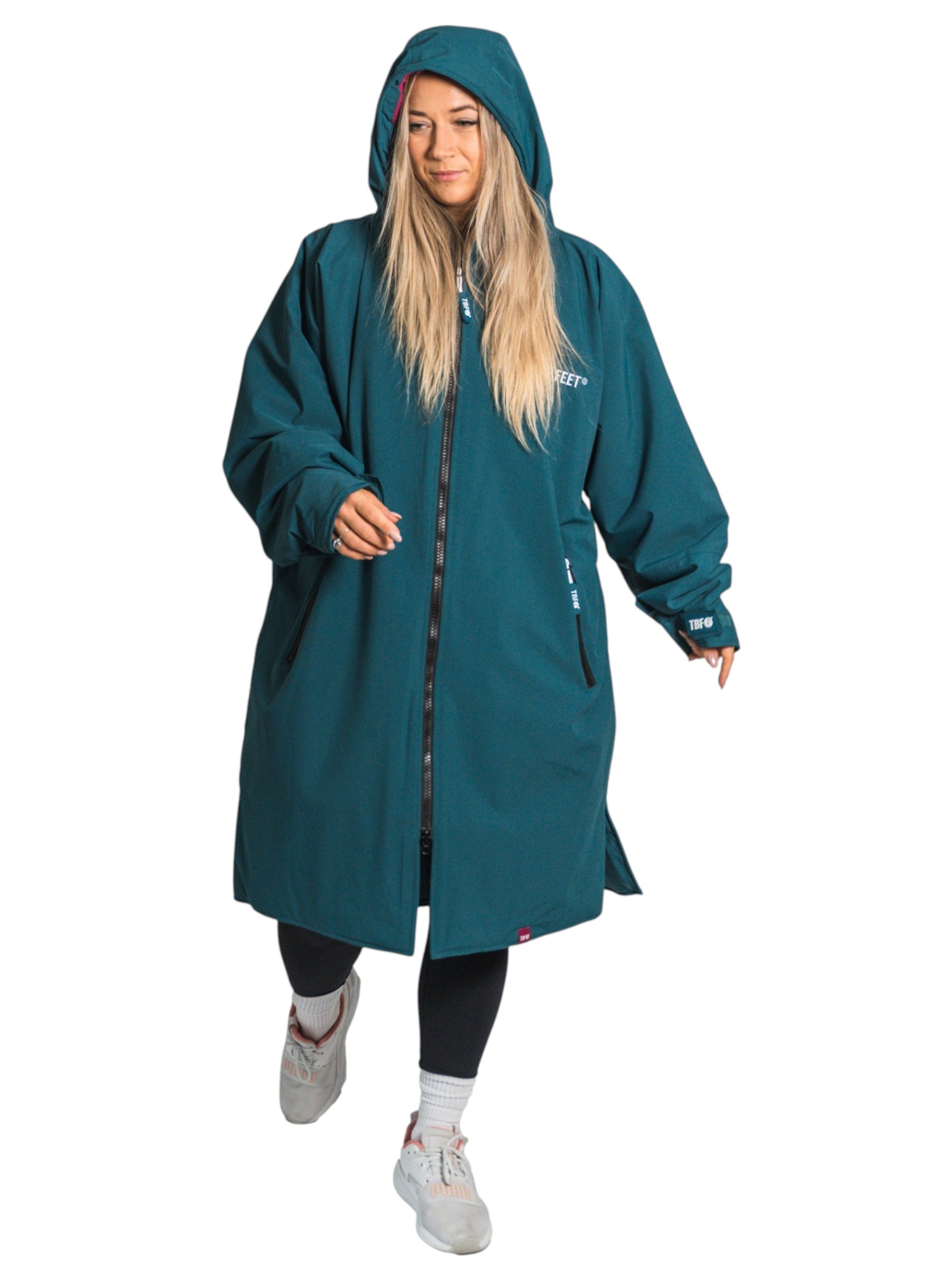 Core Waterproof Changing Robe (Sea Green/Raspberry)