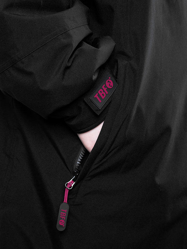 Two Bare Feet Kids Weatherproof Changing Robe with Changing Mat (Black/Raspberry)