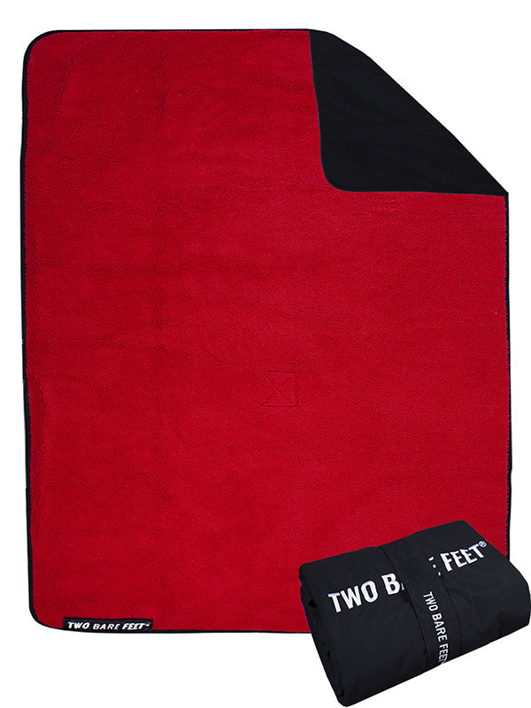 XL Sherpa Lined Waterproof Beach Travel Blanket (Black/Red)