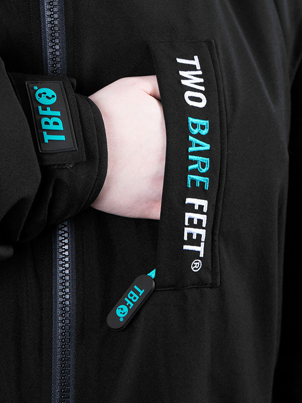 Two Bare Feet Kids Weatherproof Changing Robe with Changing Mat (Black/Teal)