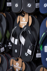 Voyage Mens Flip Flops (Black/White)