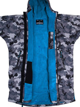 Two Bare Feet Kids Weatherproof Changing Robe with Changing Mat (Camo/Blue)
