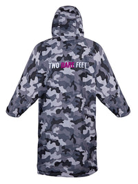 Two Bare Feet Kids Weatherproof Changing Robe with Changing Mat (Camo/Raspberry)