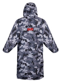 Two Bare Feet Kids Weatherproof Changing Robe with Changing Mat (Camo/Red)