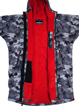 Two Bare Feet Kids Weatherproof Changing Robe with Changing Mat (Camo/Red)