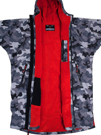 Two Bare Feet Kids Weatherproof Changing Robe with Changing Mat (Camo/Red)