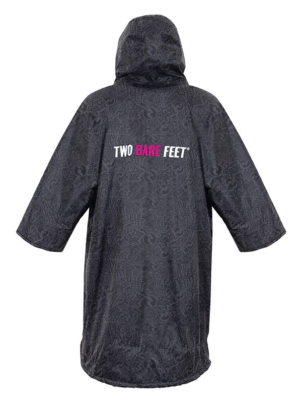 Two Bare Feet Kids Classic Print Weatherproof Changing Robe (Black/Raspberry)