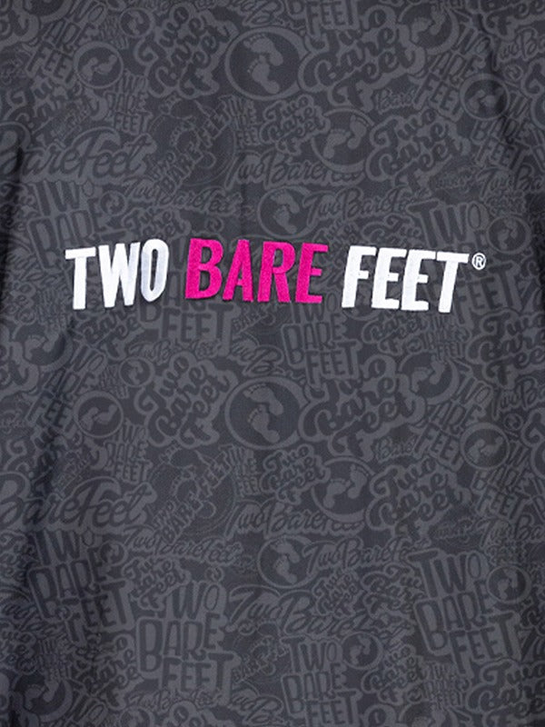 Two Bare Feet Classic Print Weatherproof Changing Robe (Black/Raspberry)