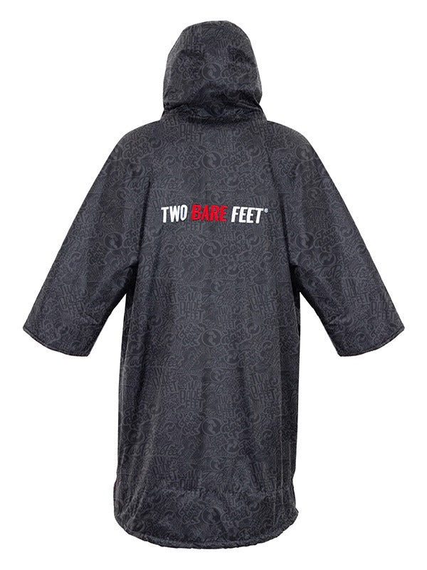 Two Bare Feet Kids Classic Print Weatherproof Changing Robe (Black/Red)
