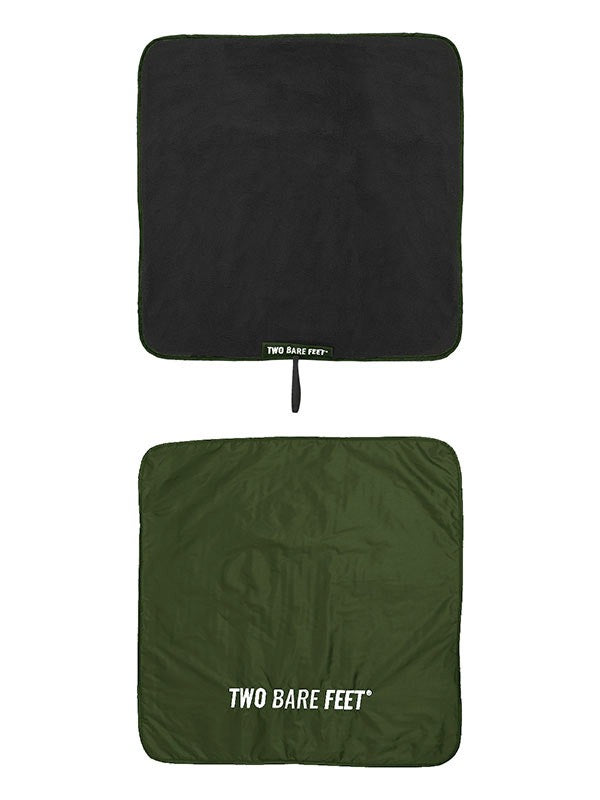 Two Bare Feet Weatherproof Changing Robe with Changing Mat (Forest/Black)