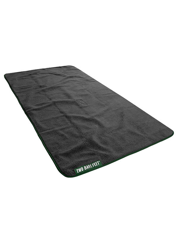 Sherpa Lined Waterproof Beach Travel Blanket (Forest/Charcoal)
