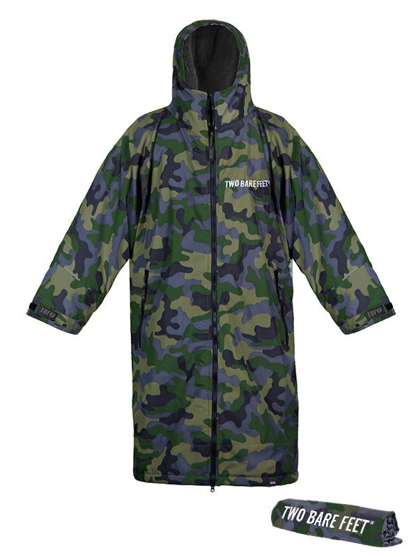 Two Bare Feet Kids Weatherproof Changing Robe with Changing Mat (Green Camo/ Charcoal)
