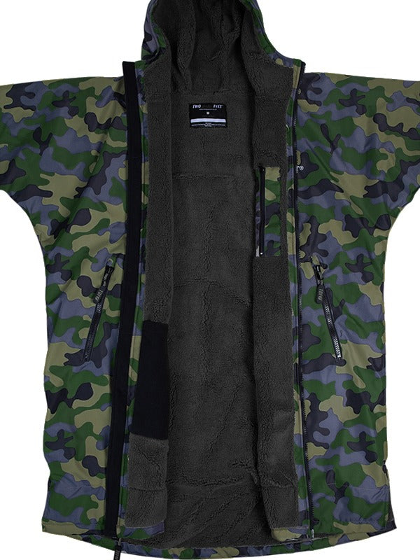 Two Bare Feet Kids Weatherproof Changing Robe with Changing Mat (Green Camo/ Charcoal)