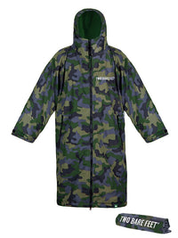 Two Bare Feet Kids Weatherproof Changing Robe with Changing Mat (Green Camo/ Green)