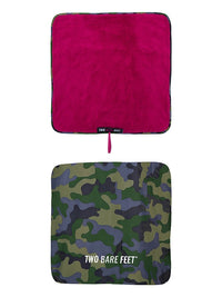 Two Bare Feet Kids Weatherproof Changing Robe with Changing Mat (Green Camo/ Raspberry)