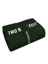 Sherpa Lined Waterproof Beach Travel Blanket (Khaki/Raspberry)