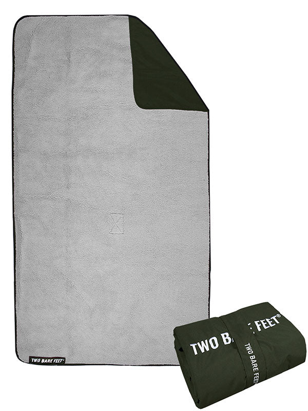 Sherpa Lined Waterproof Beach Travel Blanket (Khaki/Grey)
