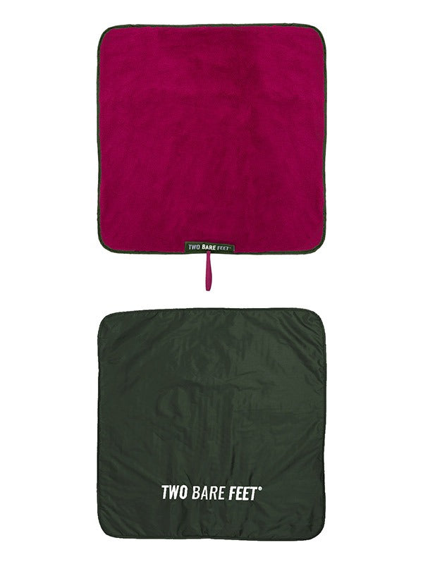 Two Bare Feet Weatherproof Changing Robe with Changing Mat (Khaki/Raspberry)