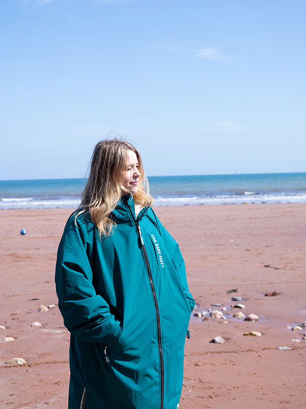 Two Bare Feet Weatherproof Changing Robe with Changing Mat (Sea Green/Cream)