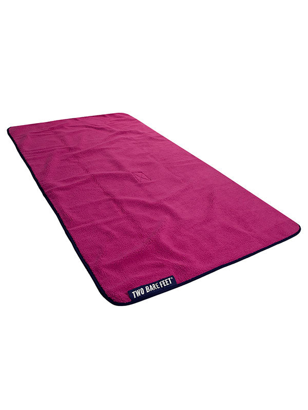 Sherpa Lined Waterproof Beach Travel Blanket (Marine Blue/Raspberry)