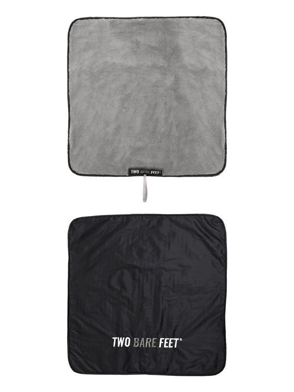 Two Bare Feet Weatherproof Changing Robe with Changing Mat (Navy/Grey)