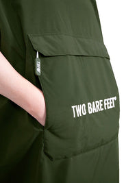 Kids Waterproof Hooded Sleeveless Poncho Changing Robe (Forest/Black)