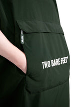 Waterproof Hooded Sleeveless Poncho Changing Robe (Khaki/Black)