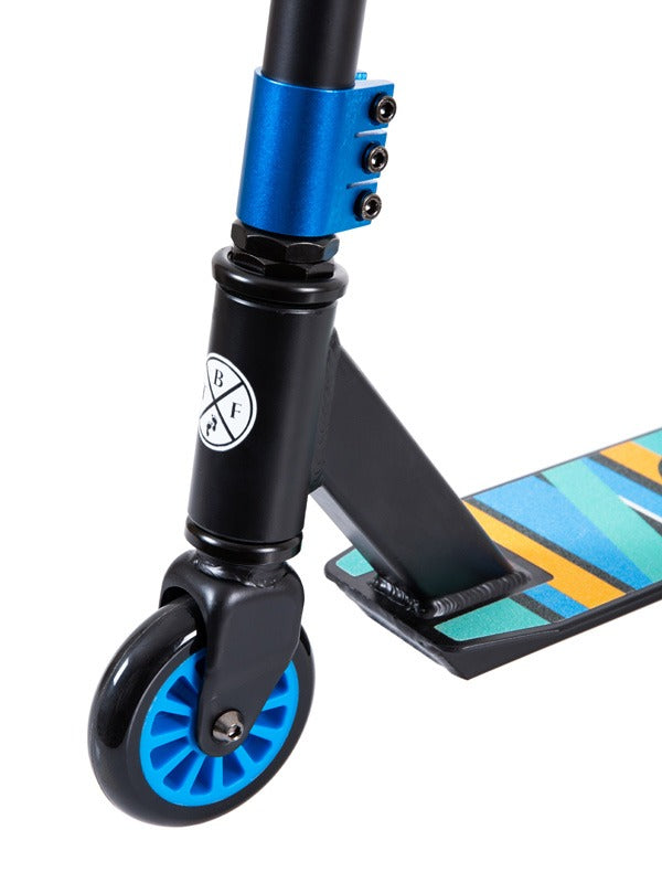 Two Bare Feet Wedge Stunt Scooter (Black/Blue)