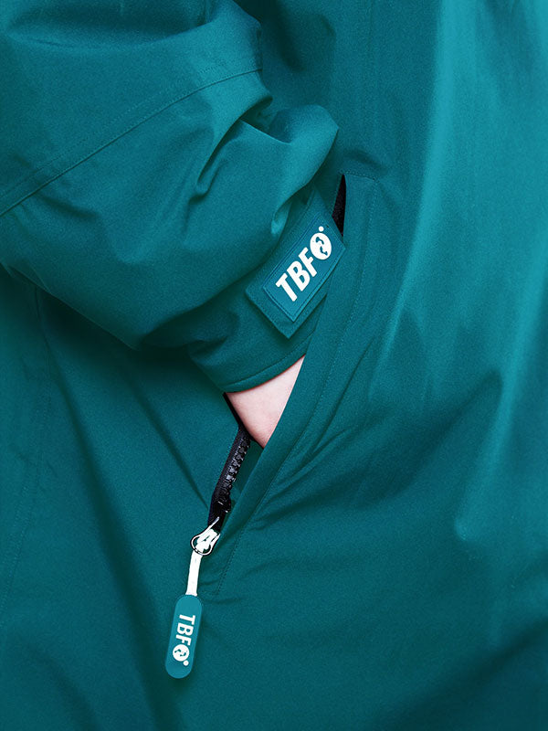Two Bare Feet Kids Weatherproof Changing Robe with Changing Mat (Sea Green/Raspberry)