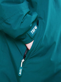 Two Bare Feet Kids Weatherproof Changing Robe with Changing Mat (Sea Green/Black)