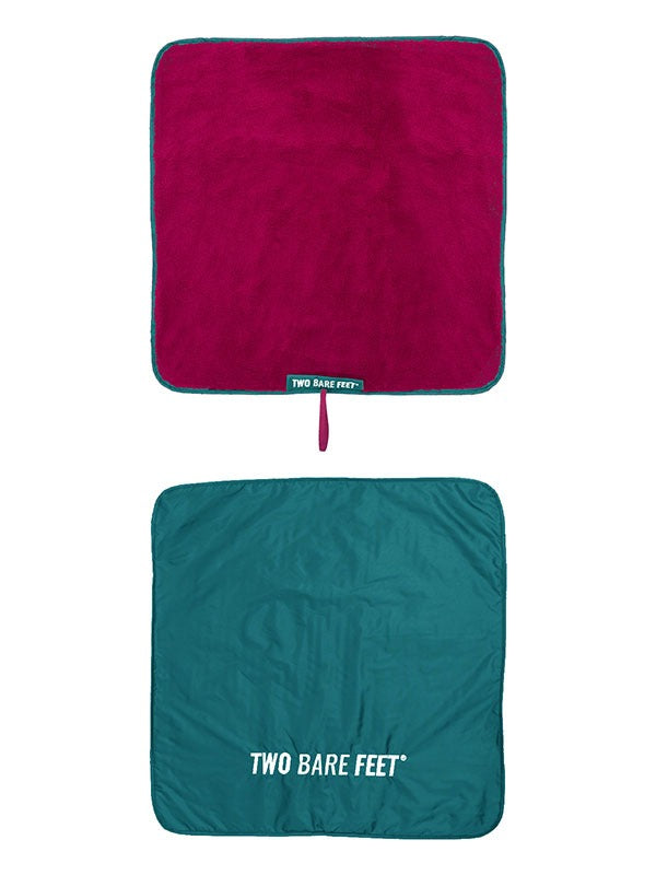 Two Bare Feet Weatherproof Changing Robe with Changing Mat (Sea Green/Raspberry)