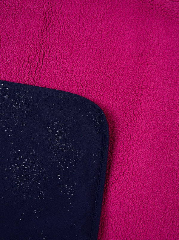 Sherpa Lined Waterproof Beach Travel Blanket (Marine Blue/Raspberry)