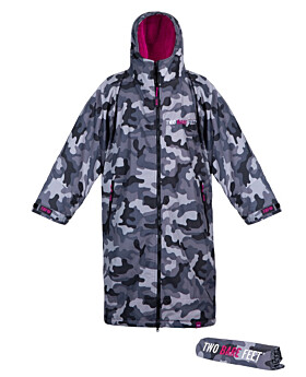 Two Bare Feet Weatherproof Changing Robe with Changing Mat (Camo/Raspberry)-XL
