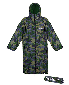 Two Bare Feet Weatherproof Changing Robe with Changing Mat (Green Camo/Green)